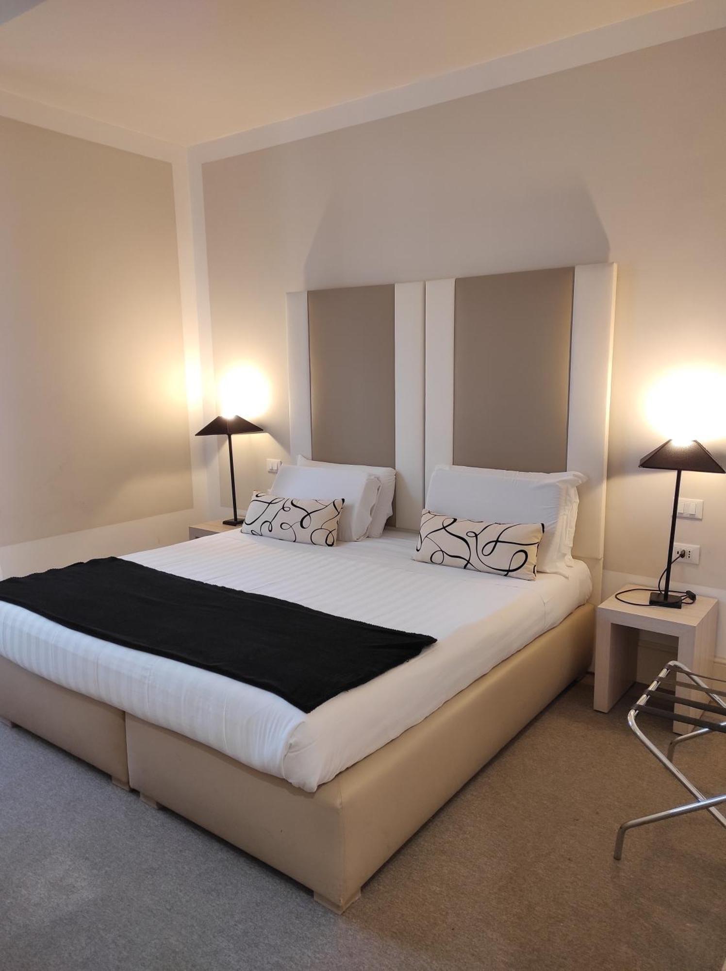 Superior Double Room,1501492387:JPEG