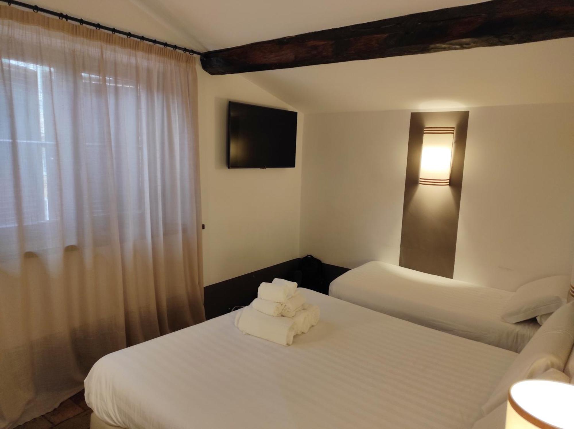 Comfort Triple Room