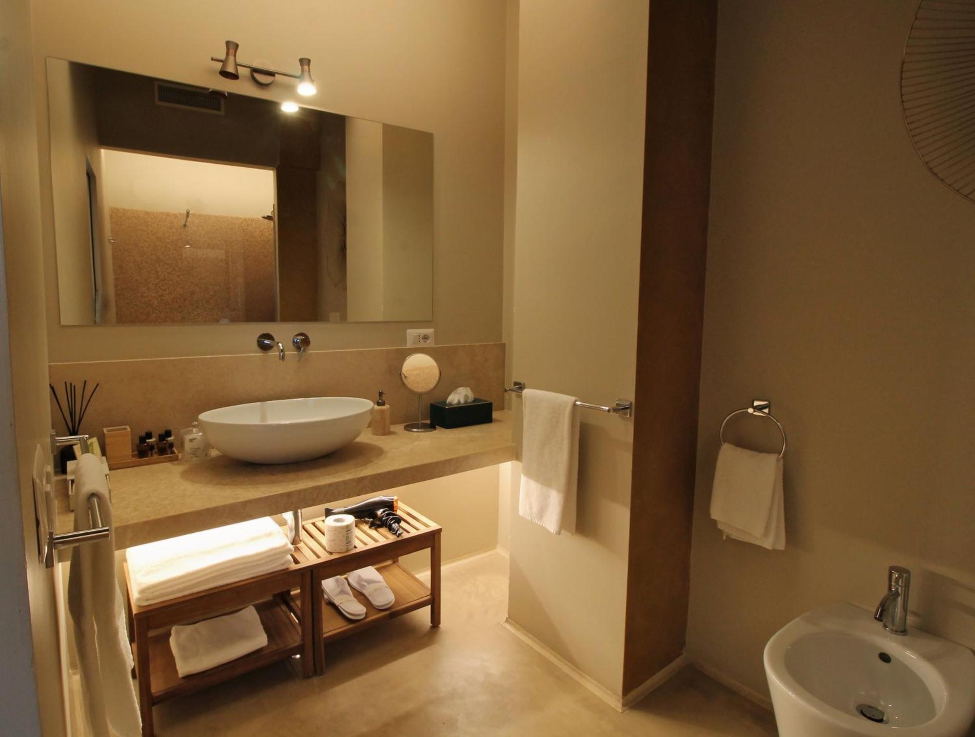 Deluxe Double or Twin Room City View