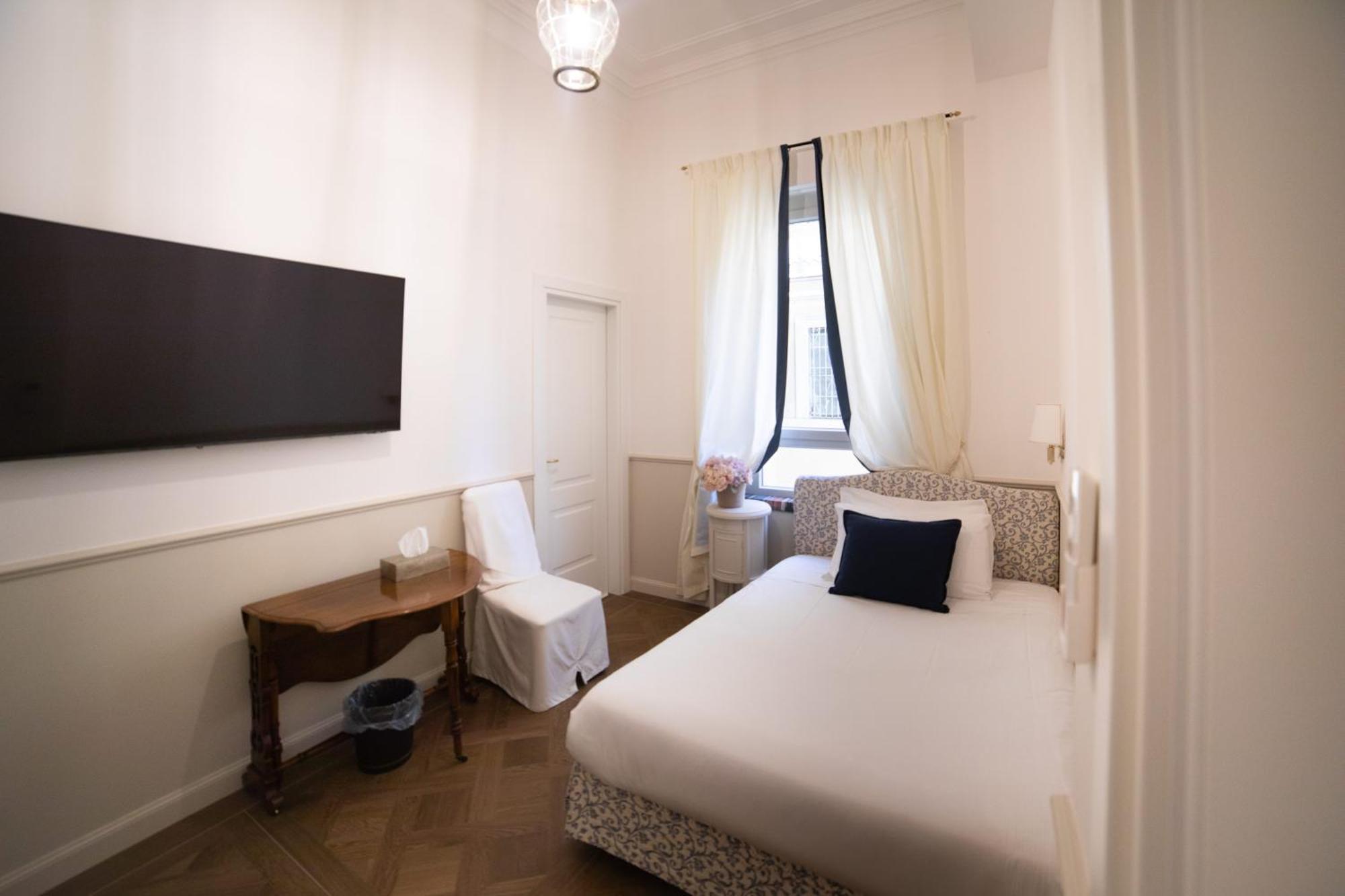 Deluxe Single Room