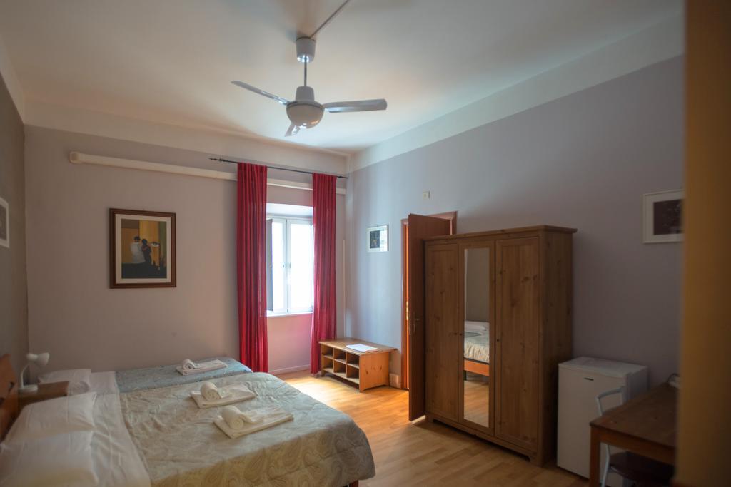 Camera Tripla con Bagno Privato Interno