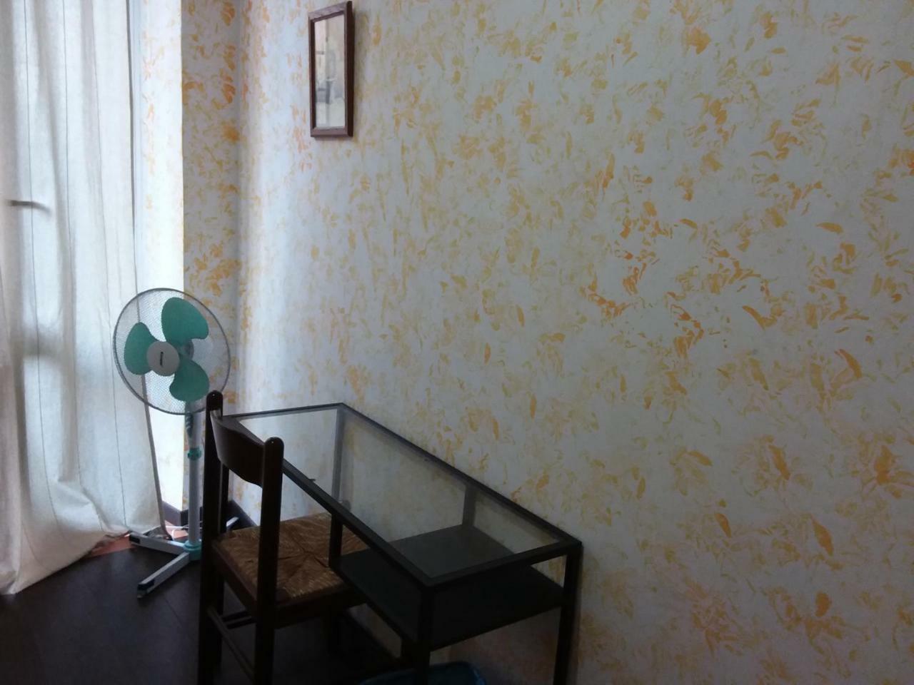 Camera Tripla Basic con Bagno in Comune