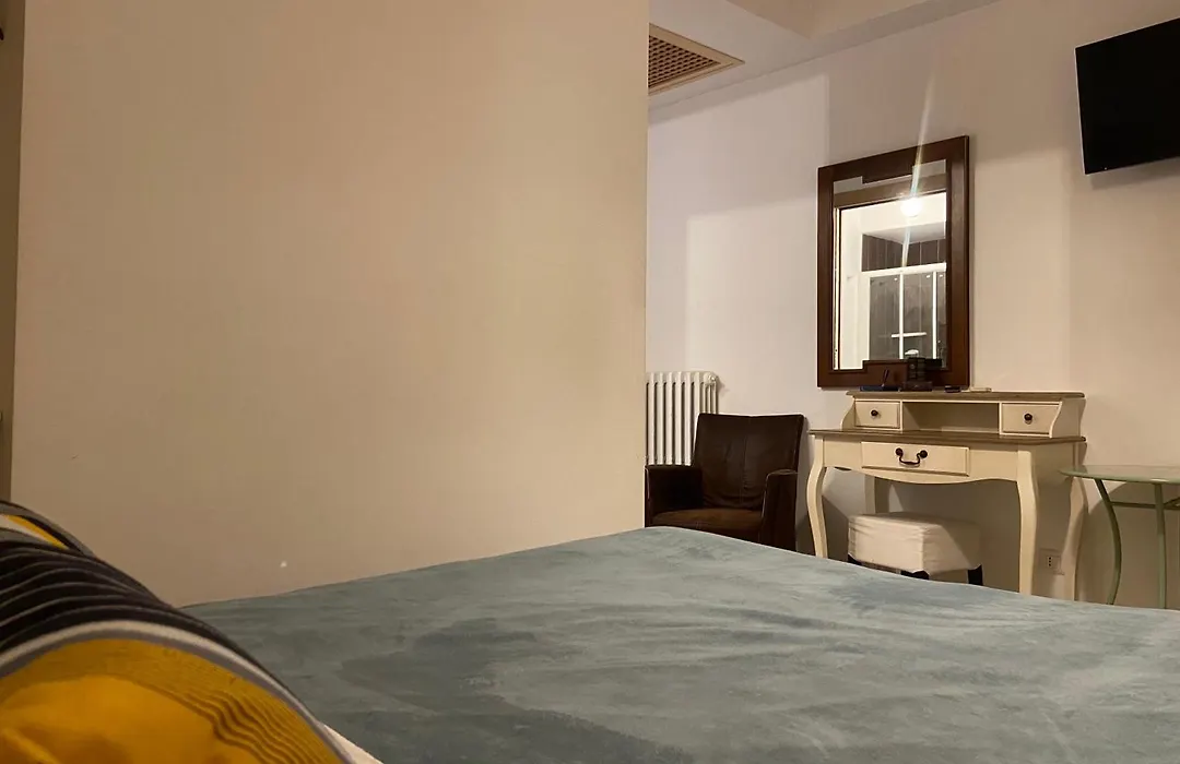 Room Of Arts-1