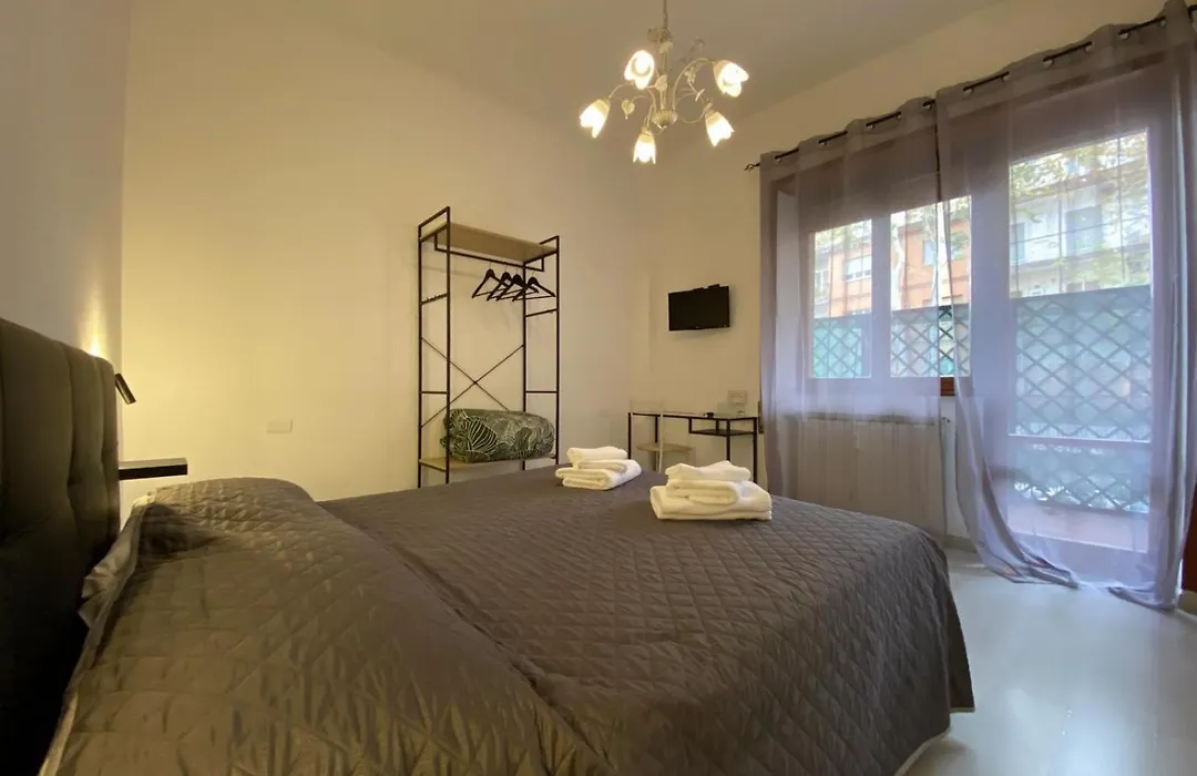 Floreo Guest House-1