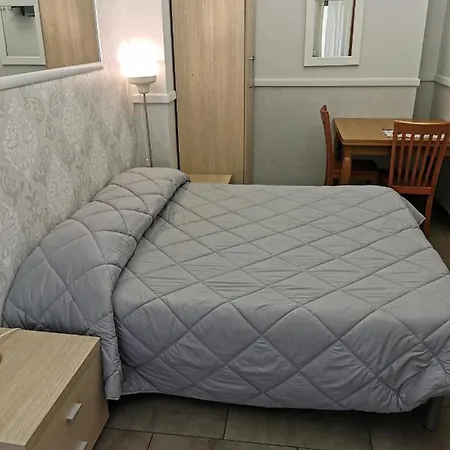 Bed And Breakfast Piramide-2