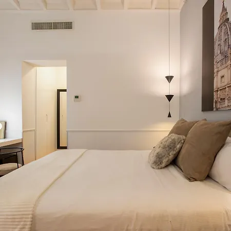 Pantheon Suites Rome 2-3