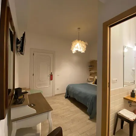 Room Of Arts-3